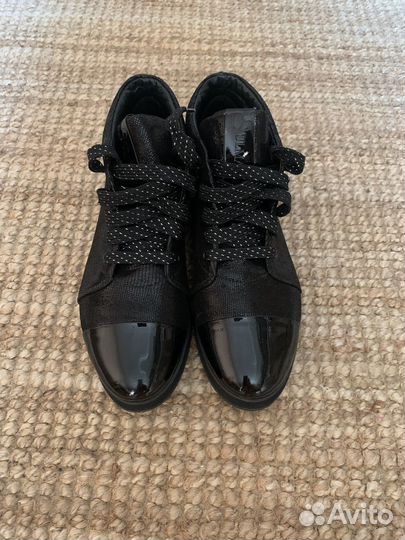 Кроссовки женские кожаные 39 размер