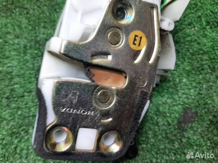 Замок двери передней левой Honda Jazz 2004