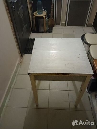 Стол на кухню