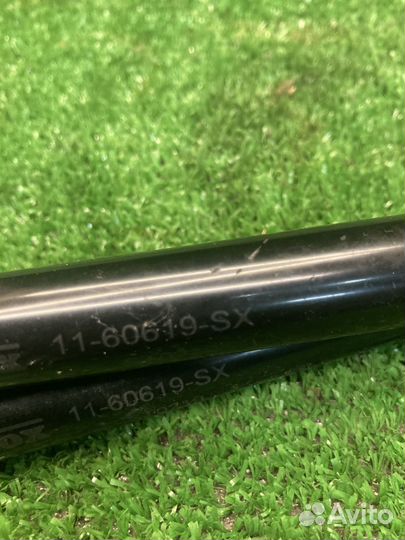 Аморт Багажника Opel astra h универсал