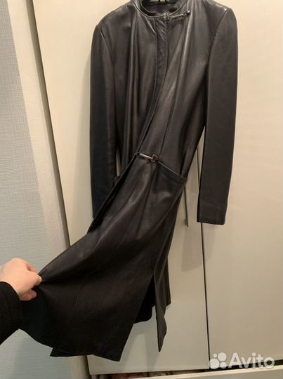 Плащ из натуральной кожи черный