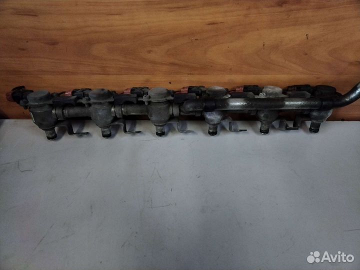 Топливная рампа с форсунками Шевролет Эпика 2л