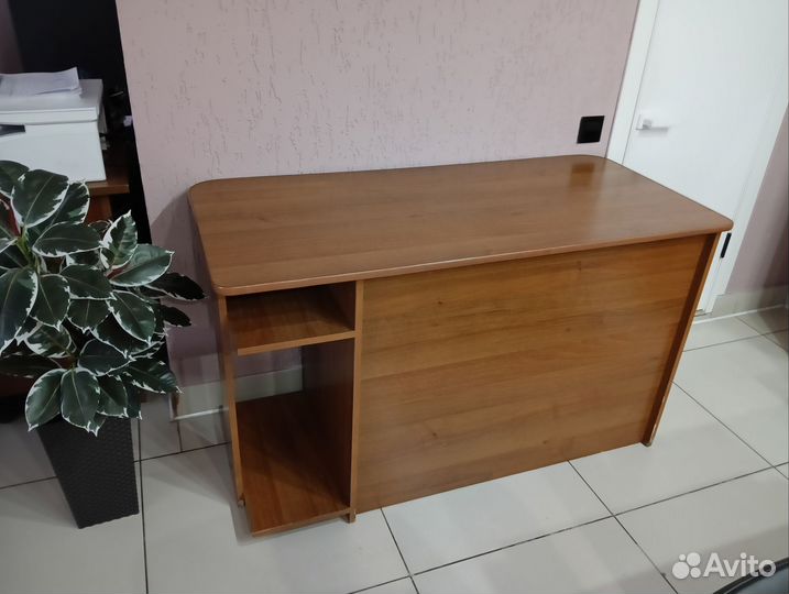 Продается стол офисный, б/у