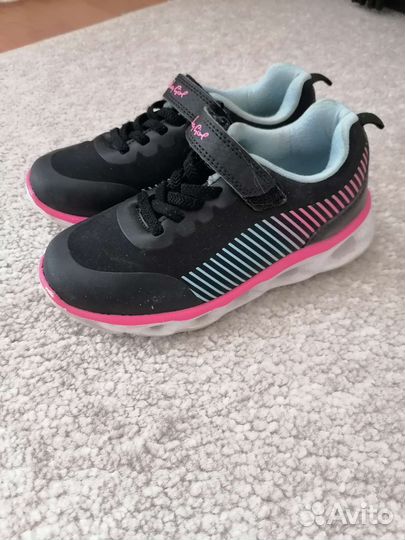 Кроссовки для девочки 30