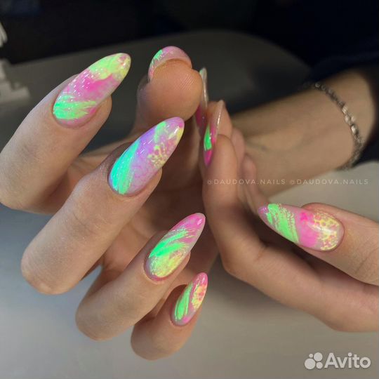 Маникюр, педикюр, наращивание ногтей