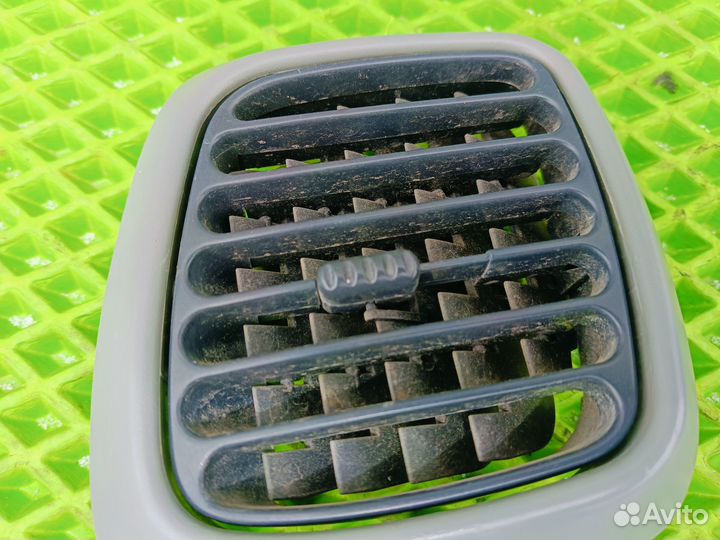 Дефлектор печки водительский Renault Laguna 1