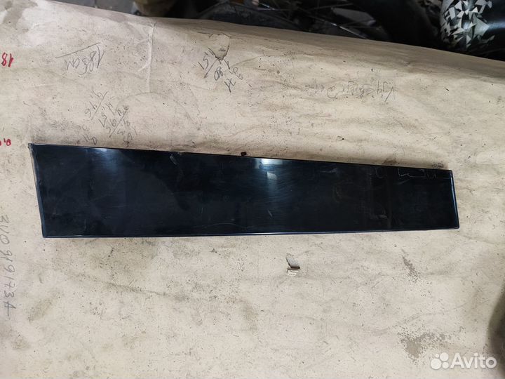 Накладка задней двери skoda superb II combi