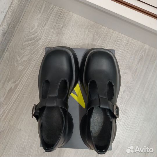 Лоферы женские