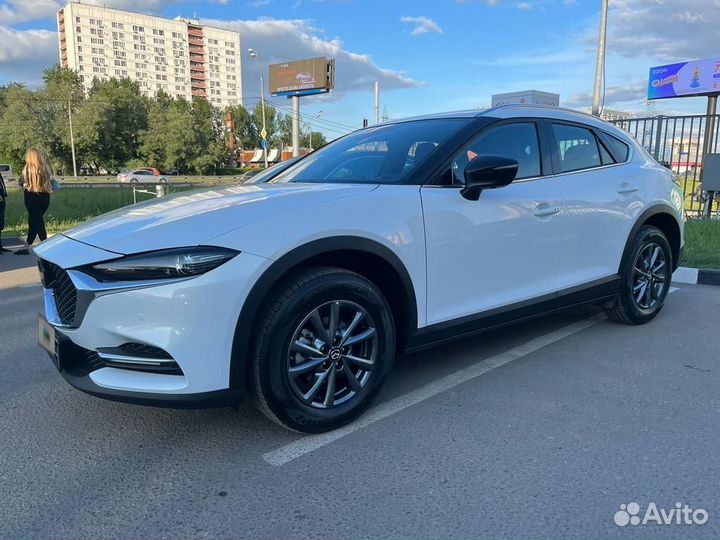 Mazda CX-4, 2022