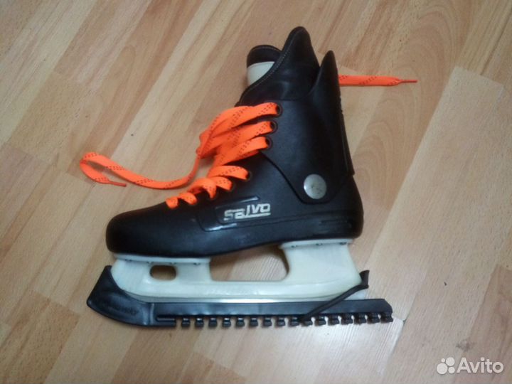 Коньки хоккейные