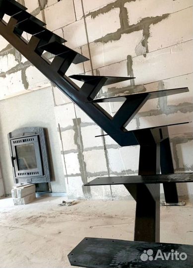 Перила деревянные с монтажем