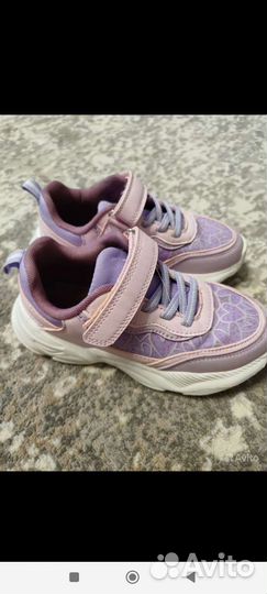 Кроссовки для девочки
