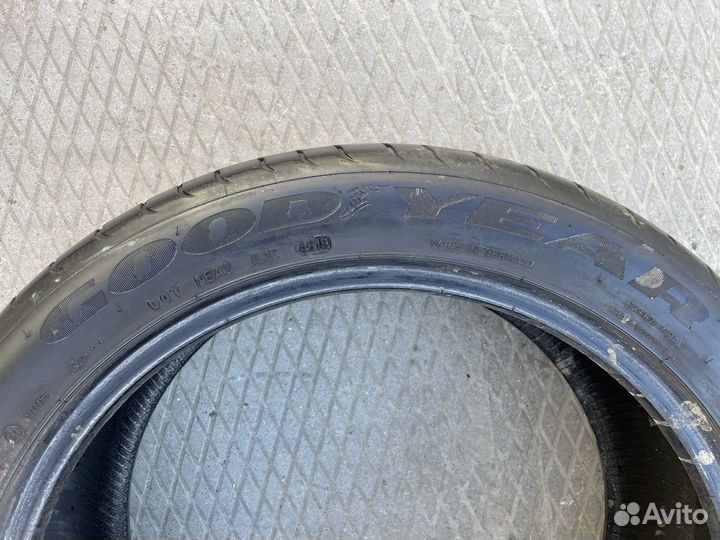 Goodyear EfficientGrip 245/45 R19