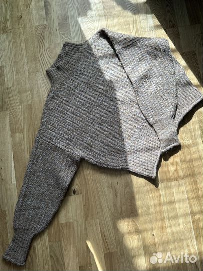 Свитер женский