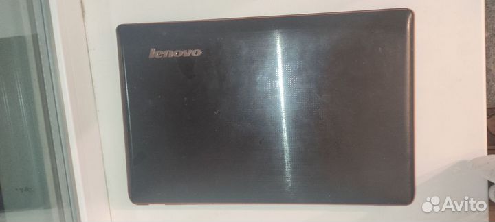 Lenovo y570 20091