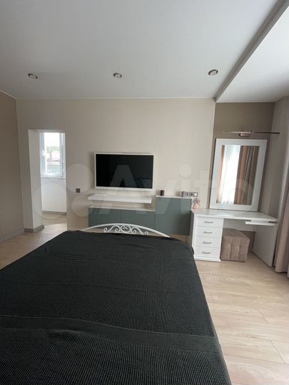2-к. квартира, 70 м², 4/9 эт.