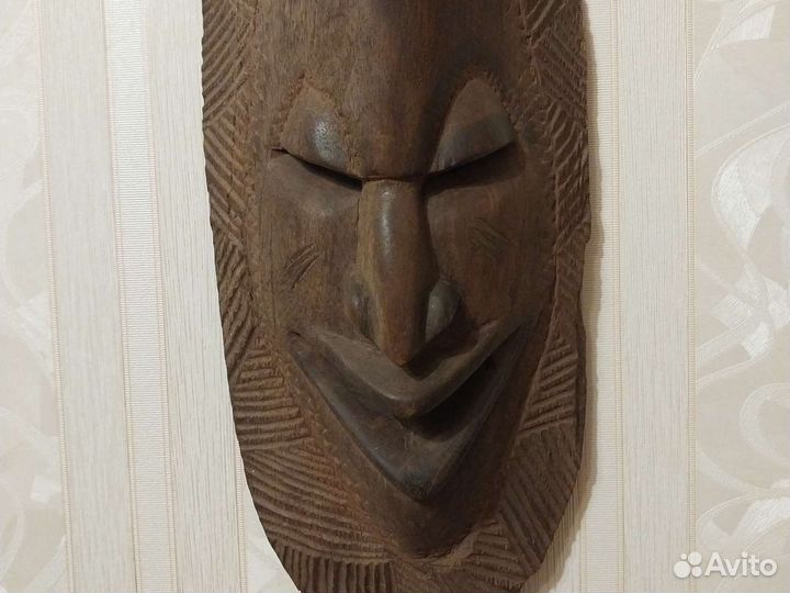 Африканские маски из дерева