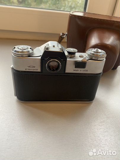 Плёночный фотоаппарат Zenit E