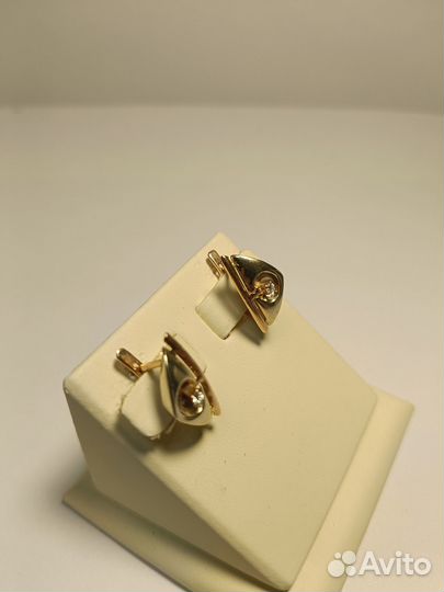 Золотые серьги 585