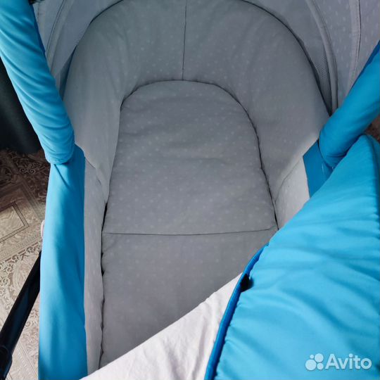 Коляска голубенькая