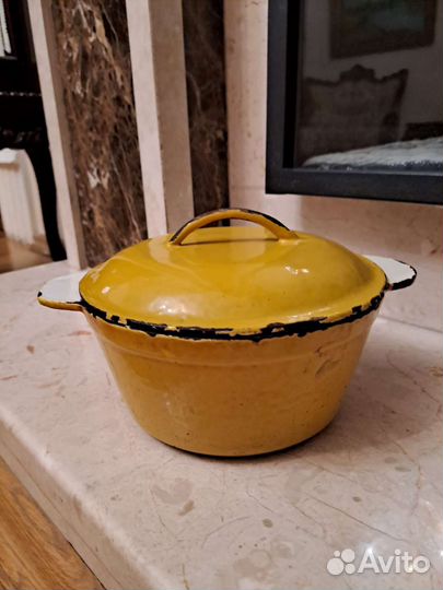 Кастрюля чугунная эмалированная СССР