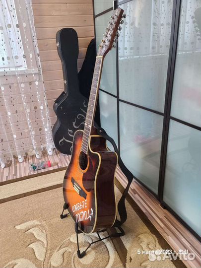 Акустическая гитара