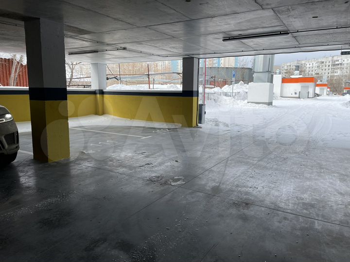 Машиноместо, 13 м²