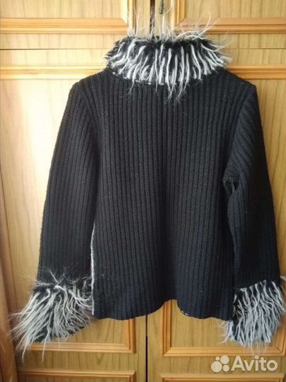 Свитер женский