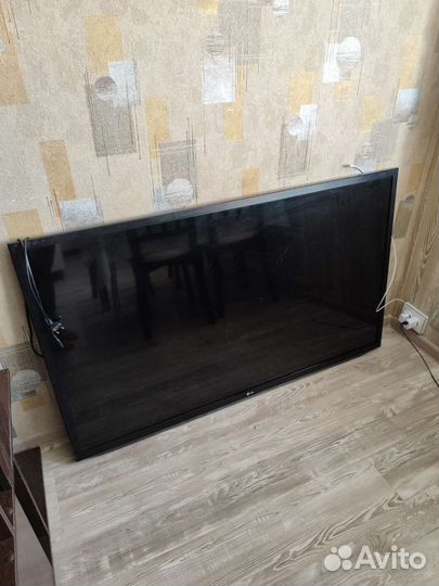 Телевизор LG в рабочем состоянии