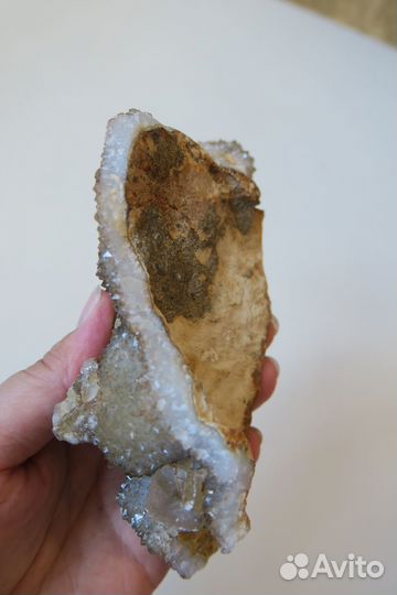 Минерал Кварцевая щётка с цитриновым нацветом