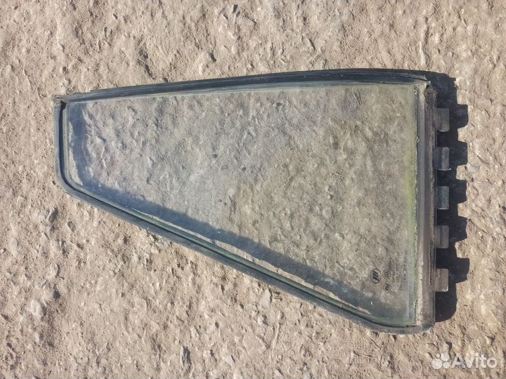 Стекло глухое заднее правое Lifan Smily