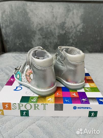 Сандали для девочки