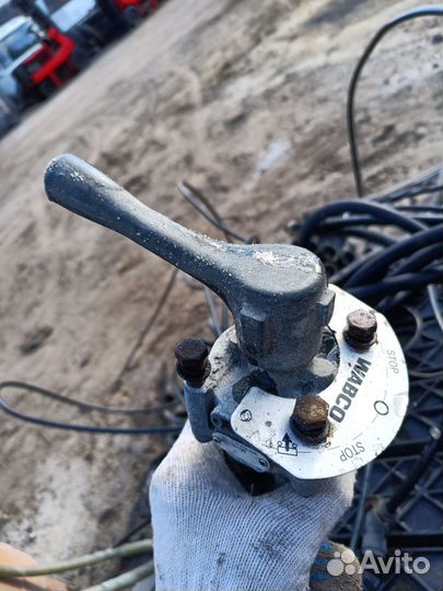 Кран управления полуприцепа wabco 4630322200