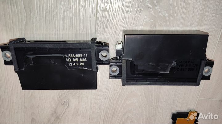 1-858-965-11 1-858-965-21