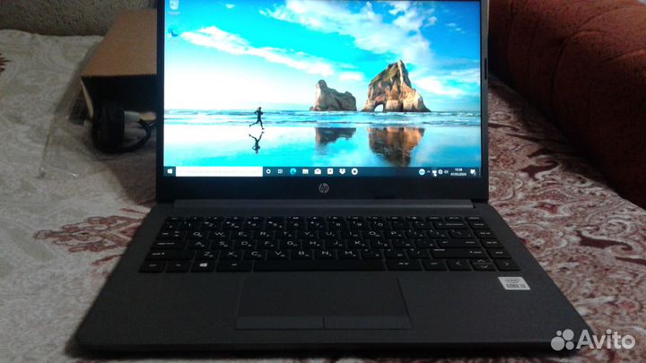 Ноутбук HP 240 G8