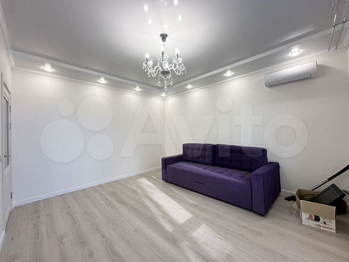 2-к. квартира, 55 м², 8/19 эт.