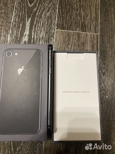 iPhone 8, 64 ГБ