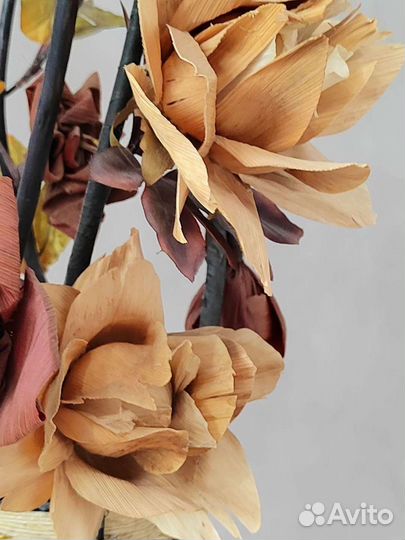 Продам вазу и искусственные цветы