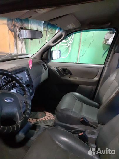 Ford Escape 3.0 AT, 2002, битый, 300 000 км