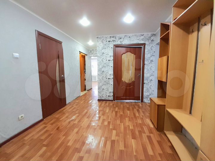 2-к. квартира, 49 м², 1/9 эт.