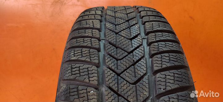 Pirelli Winter Sottozero 3 245/40 R19 96T