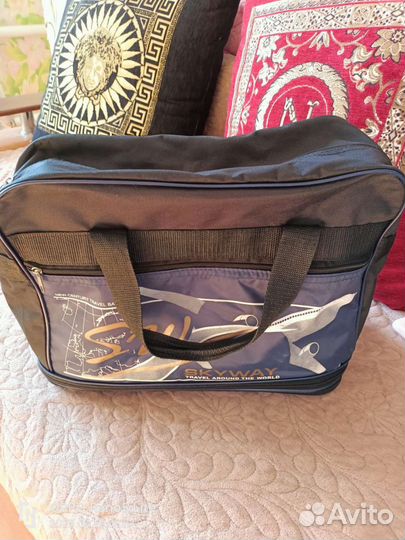 Сумка на колесиках