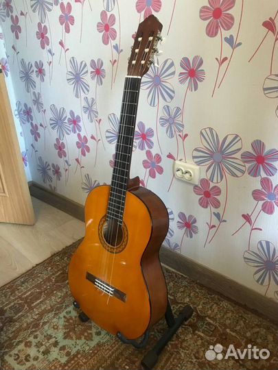 Классическая гитара yamaha c40