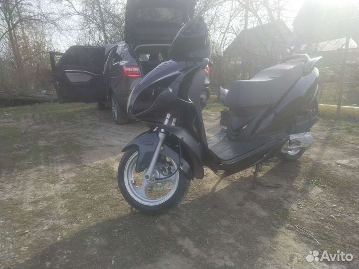 Скутер 150 кубов