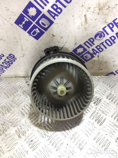 Моторчик печки Cadillac Sts седан LH2 4.6 2008