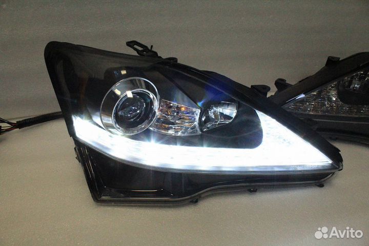 Lexus IS 2005-2013 фары с бегающим поворот F2NN9