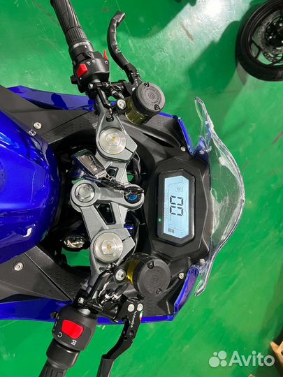 Электромотоцикл Ducati Panigale, Yamaha R3, BMW RR