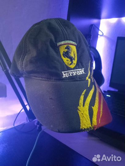 Ретро кепка ferrari