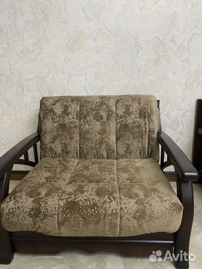 Диван и два кресла