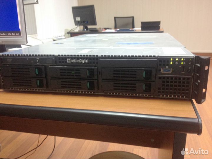 Сервер Intel 2U, CPU 2xXeon 2 core, 8 Gb